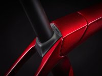 Trek Domane SLR 9 AXS 47 Metallic Red Smoke to Red Carb